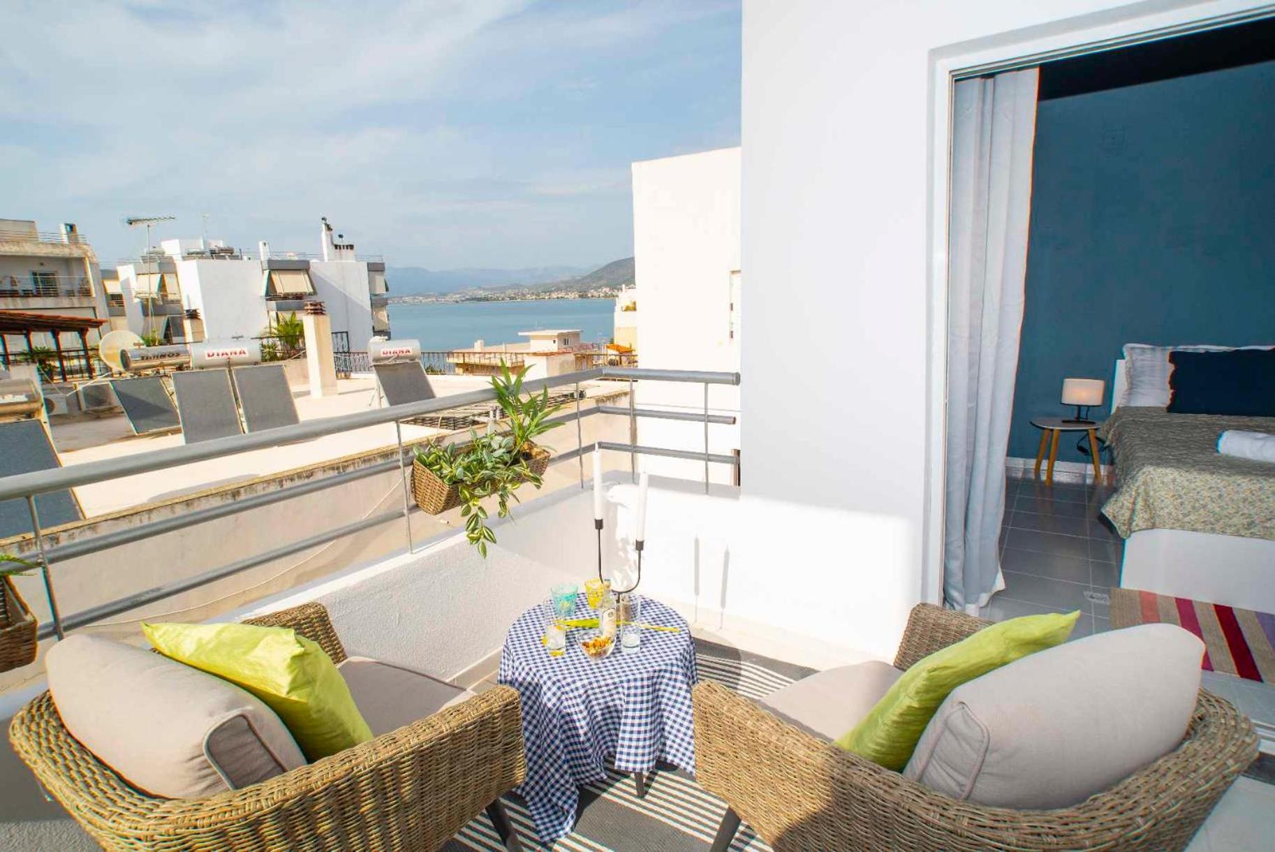 Top Floor Apartment In Chalkís Esterno foto